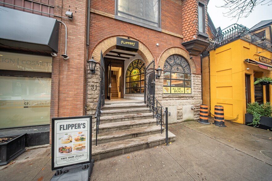 31 Elm St, Toronto, ON à vendre - Photo de l’immeuble – Image 3 sur 39