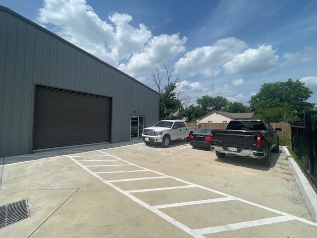 10030 Burnside Ln, Houston, TX à louer - Photo de l’immeuble – Image 2 sur 20