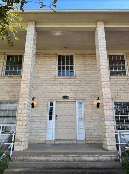 1919 Robbins Plz, Austin, TX à louer - Photo de l’immeuble – Image 2 sur 8
