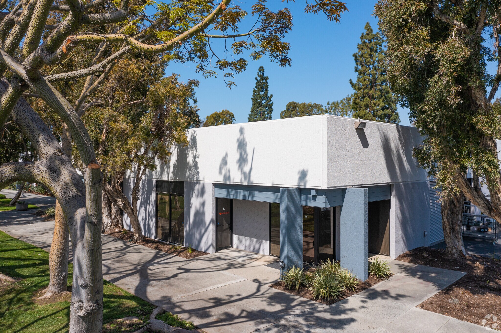 12611 Hiddencreek Way, Cerritos, CA à louer Photo de l’immeuble– Image 1 sur 6