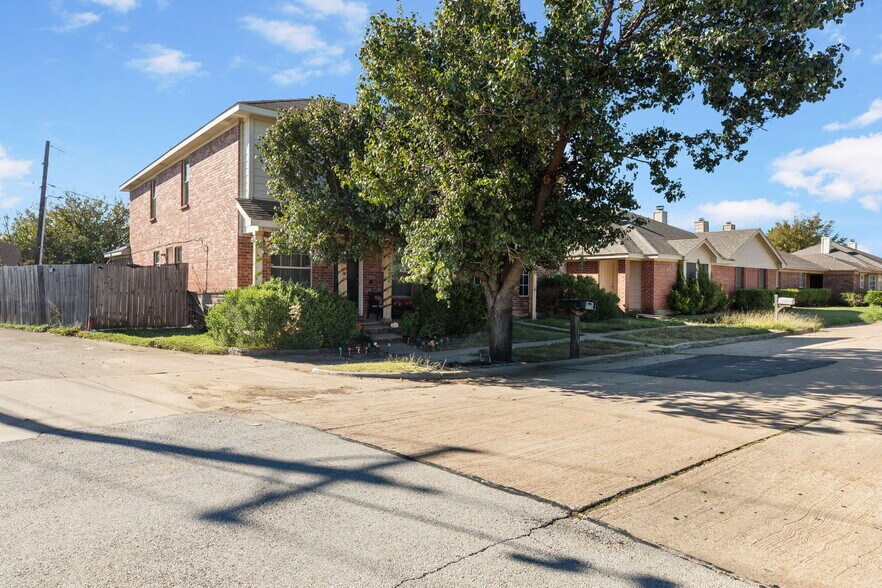970 Tennessee Trl, Arlington, TX à vendre - Photo de l’immeuble – Image 3 sur 3