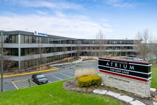 Plus de détails pour 2275 Half Day Rd, Bannockburn, IL - Bureau à vendre