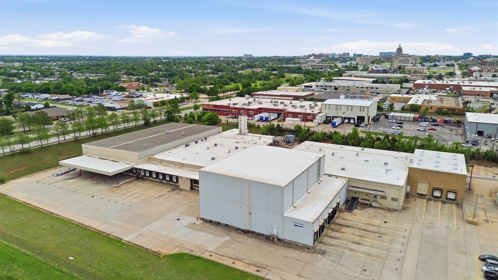 336 & 499 NE 36th St portefeuille de 2 biens à vendre sur LoopNet.fr - Photo principale – Image 1 sur 13