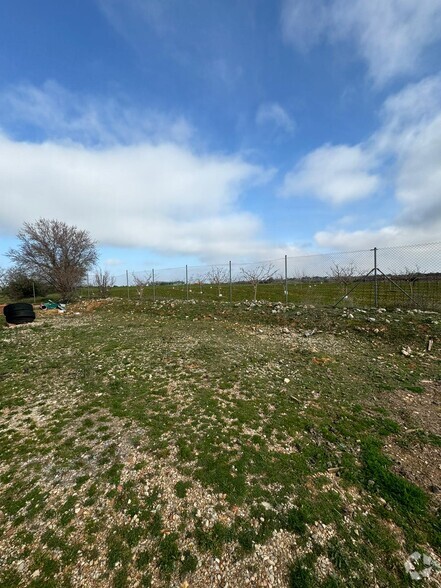 Terrain dans Santorcaz, Madrid à vendre - Photo de l’immeuble – Image 2 sur 10