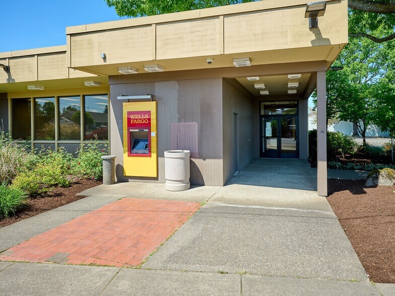 200 Center Ave, Molalla, OR à vendre - Photo de l’immeuble – Image 3 sur 38