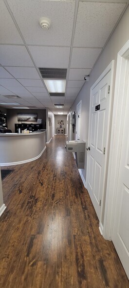 4882 English Towne Dr, Memphis, TN à louer - Photo de l’immeuble – Image 3 sur 30