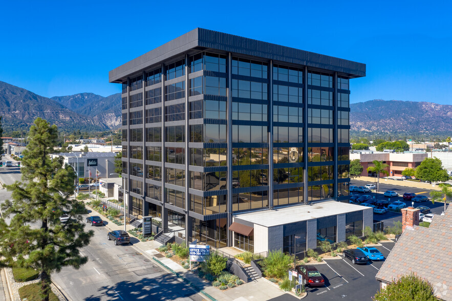 150 N Santa Anita Ave, Arcadia, CA à louer - Photo de l’immeuble – Image 1 sur 8