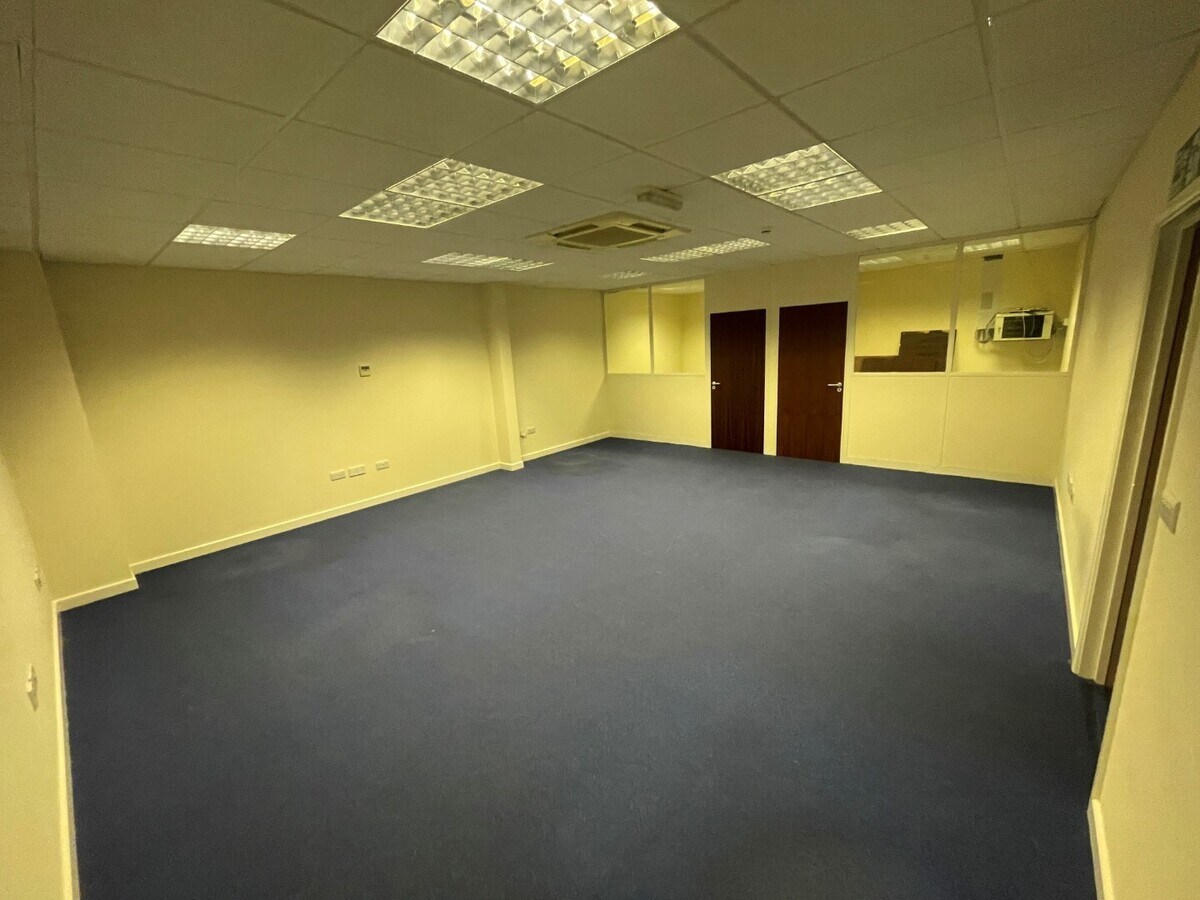 Boxley Rd, Maidstone, KEN ME14 2DZ - Lot 1 - - Photo intérieure - Image 2 of 7
