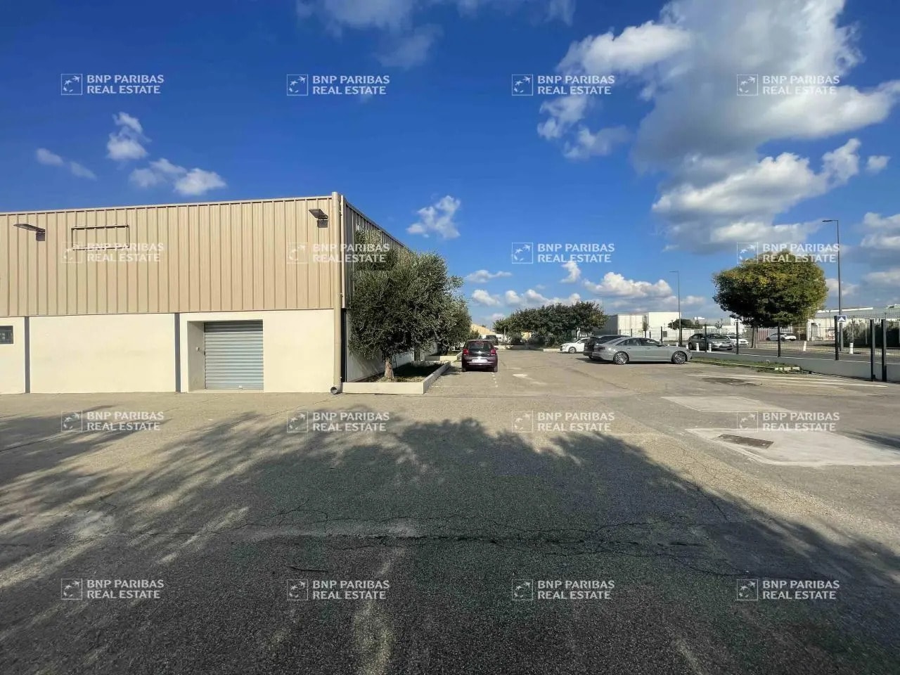 Local d’activités dans Miramas à louer Photo de l’immeuble– Image 1 sur 20