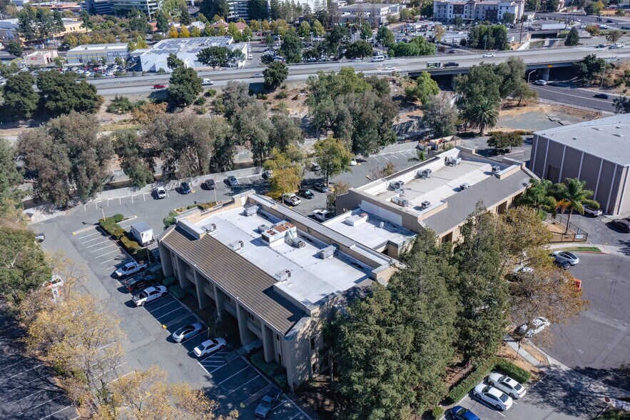 1485 Civic Ct, Concord, CA à louer - Photo de l’immeuble – Image 3 sur 20