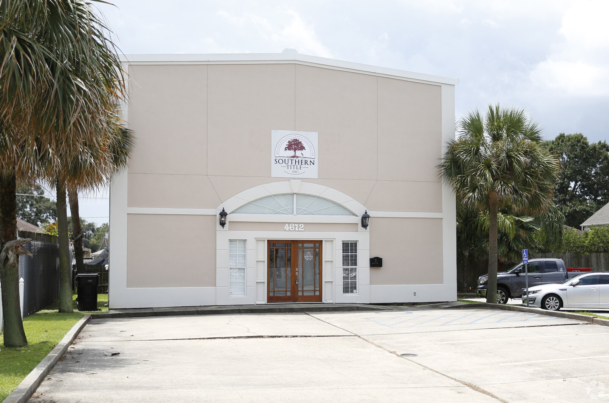 4612 W Napoleon Ave, Metairie, LA à louer Photo principale– Image 1 sur 8