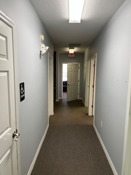 16586-16590 N Dale Mabry Hwy, Tampa, FL à louer - Photo de l’immeuble – Image 3 sur 14