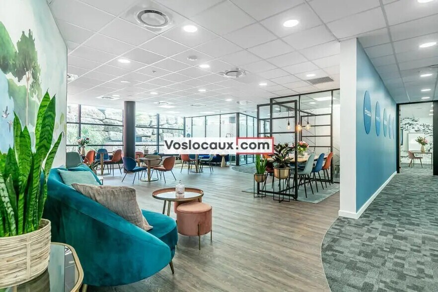 Bureau dans Valbonne à louer - Photo de l’immeuble – Image 1 sur 8