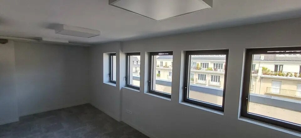 Bureau dans Caen à louer - Photo de l’immeuble – Image 3 sur 5