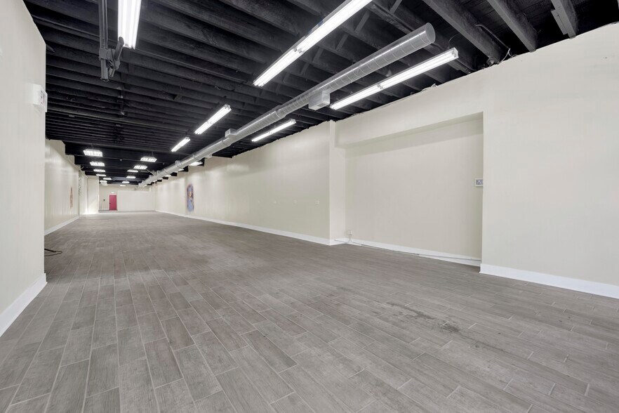 7055 N Clark St, Chicago, IL à louer - Photo intérieure – Image 3 sur 22