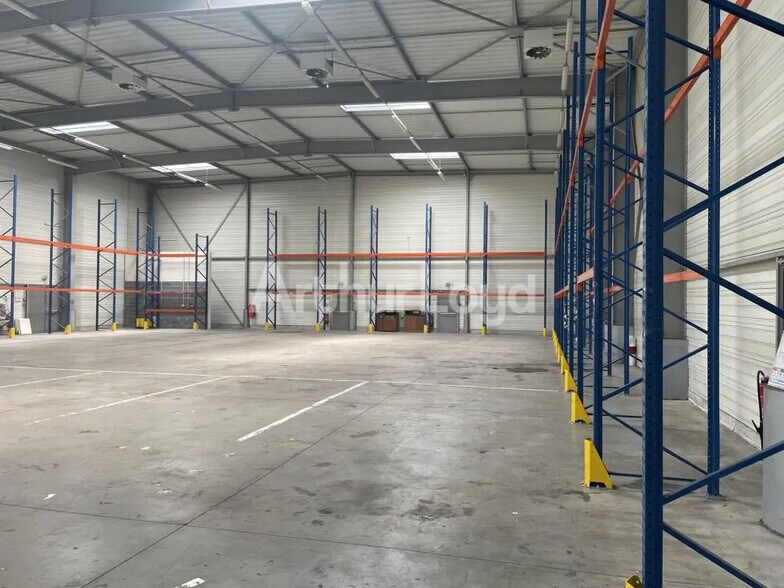 Bureau dans Cambrai à louer - Photo intérieure – Image 2 sur 4