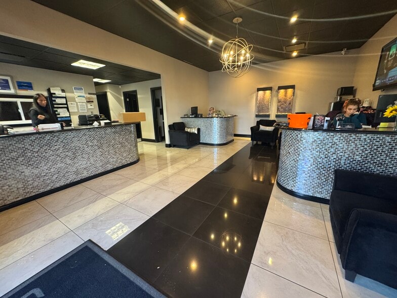 26 Texaco Ave, Port Jefferson, NY à vendre - Photo intérieure – Image 3 sur 22