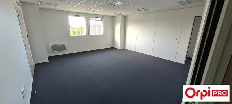 Bureau dans Saint-Brieuc à vendre - Photo intérieure – Image 2 sur 4