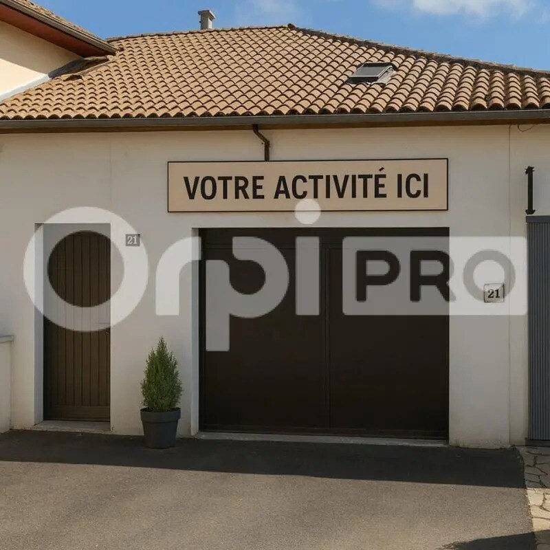 Bureaux/Local commercial dans Saint-Vincent-de-Tyrosse à louer Photo principale– Image 1 sur 2