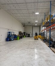 16204-16240 116 Av NW, Edmonton, AB à louer Photo intérieure– Image 2 sur 3