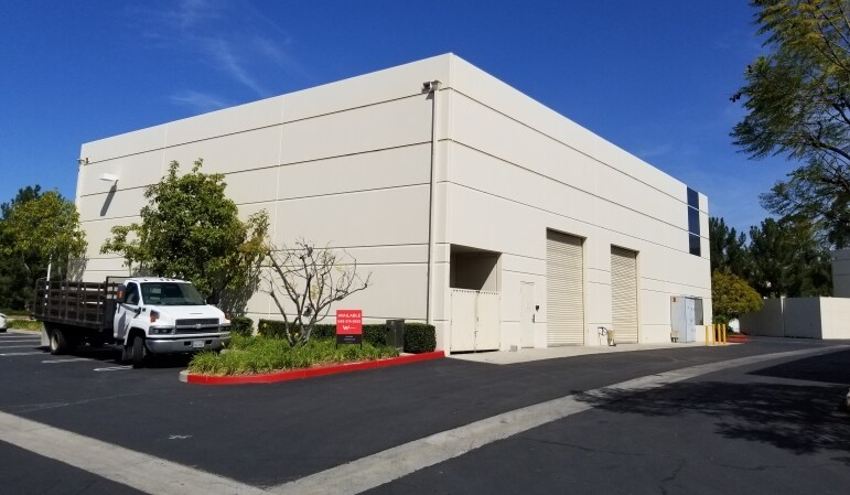 19641 Descartes, Foothill Ranch, CA à vendre - Photo de l’immeuble – Image 3 sur 13