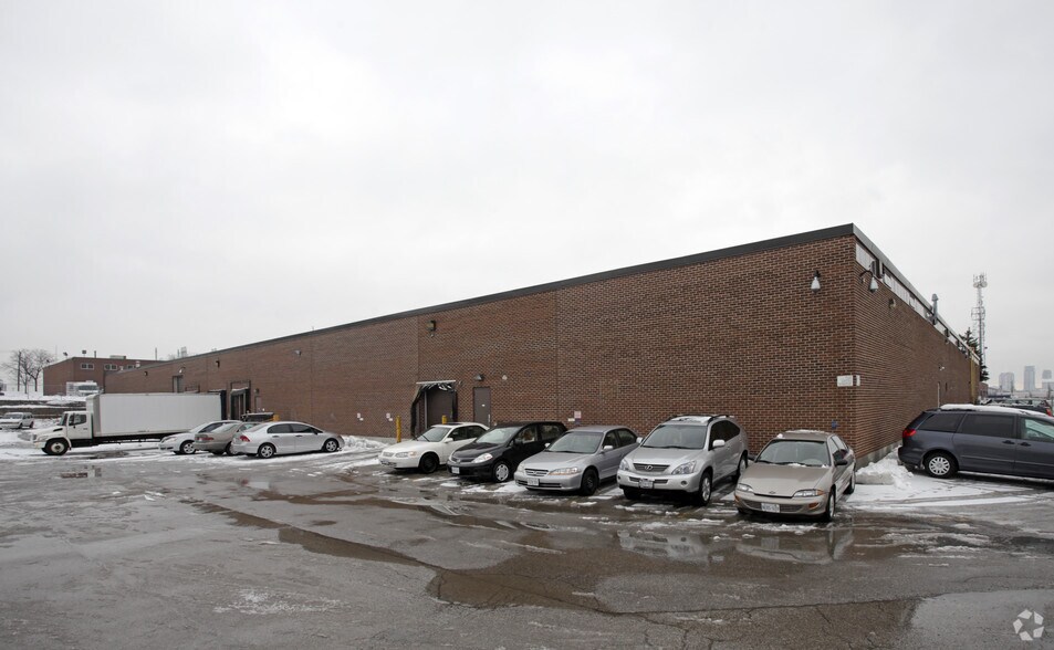 20 Commander Blvd, Toronto, ON à vendre - Photo de l’immeuble – Image 2 sur 2