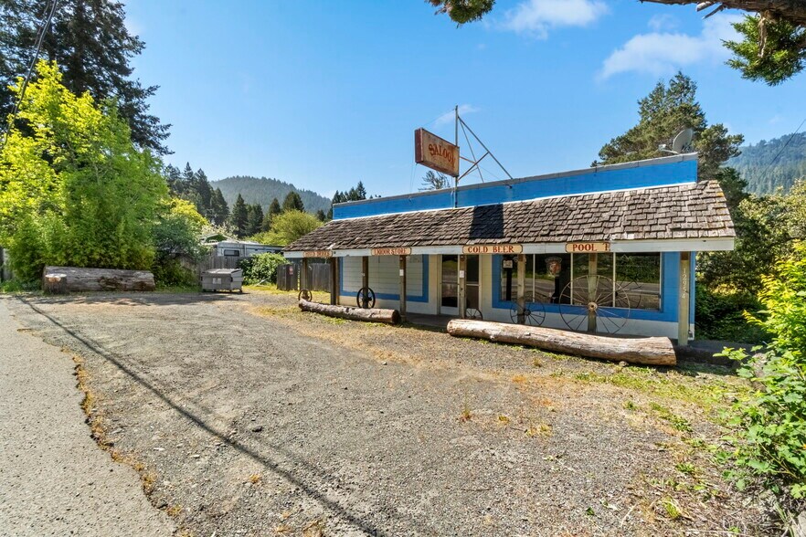 12946 Avenue of the Giants, Myers Flat, CA à vendre - Photo de l’immeuble – Image 2 sur 16