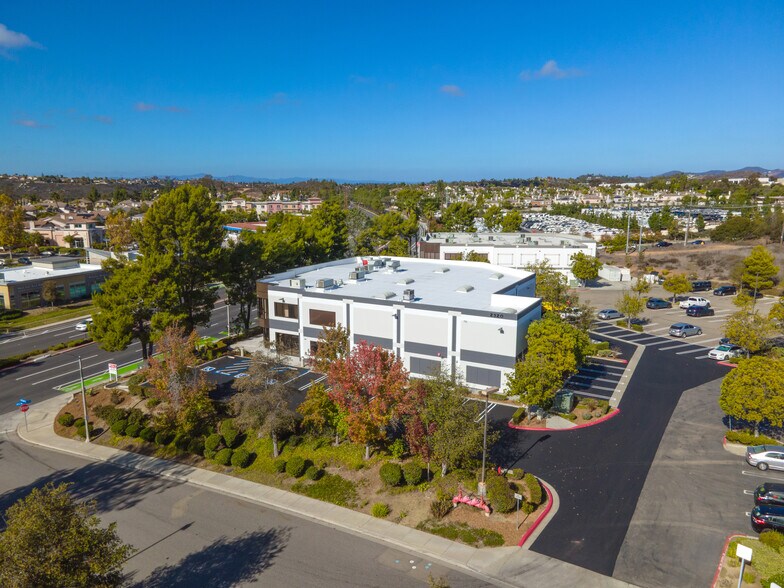 2320 Cousteau Ct, Vista, CA à louer - Photo de l’immeuble – Image 1 sur 13