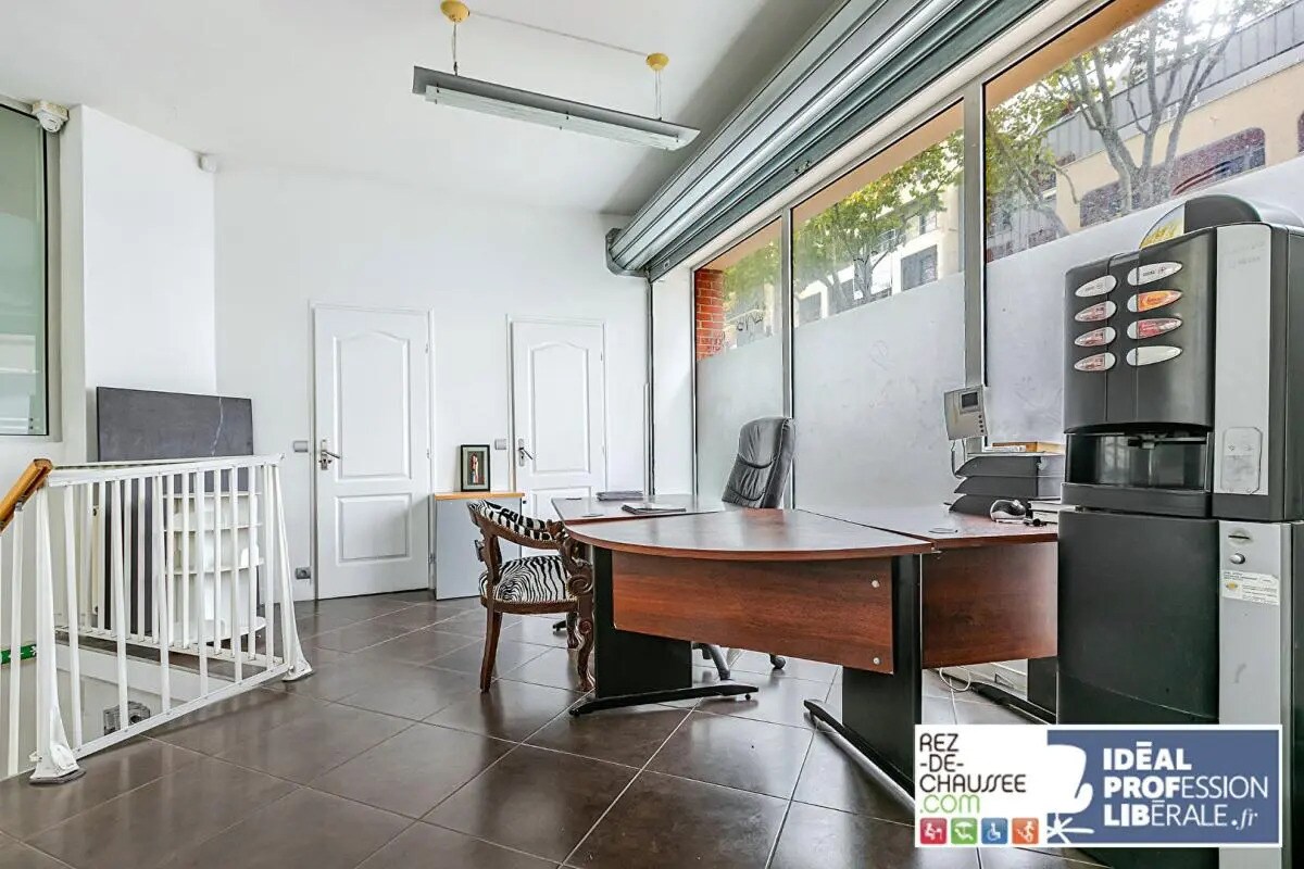 Local commercial dans Issy-les-Moulineaux à vendre Photo intérieure– Image 1 sur 12