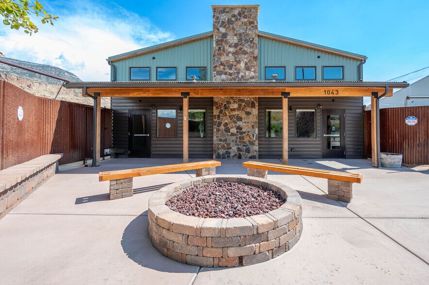 1043 N River Rd, Palisade, CO à vendre - Photo de l’immeuble – Image 2 sur 28