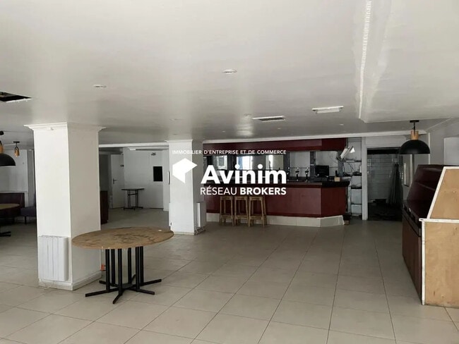 Plus de détails pour Local commercial à louer