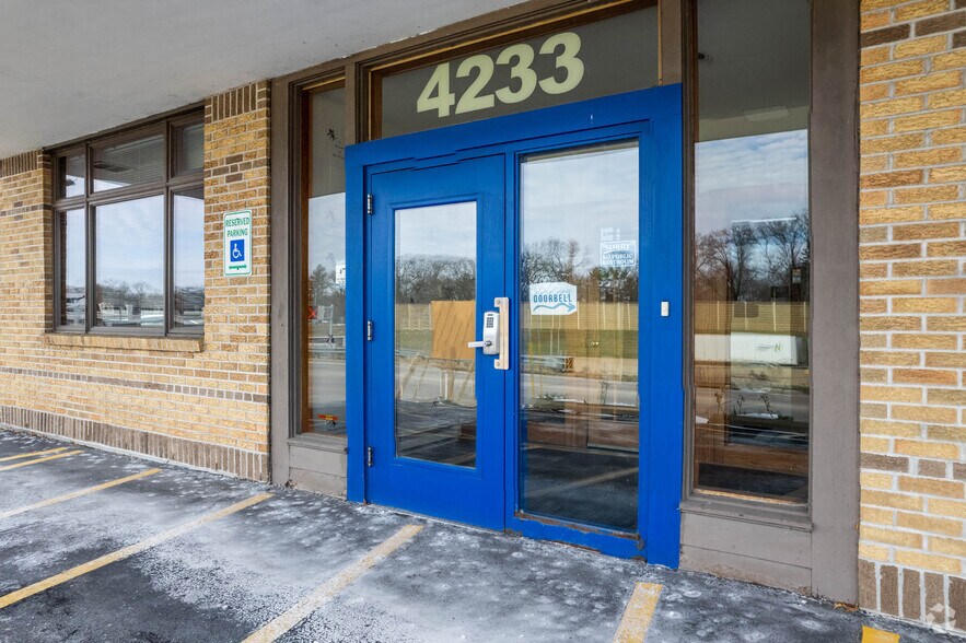 4233 W Beltline Hwy, Madison, WI à vendre - Photo de l’immeuble – Image 3 sur 8