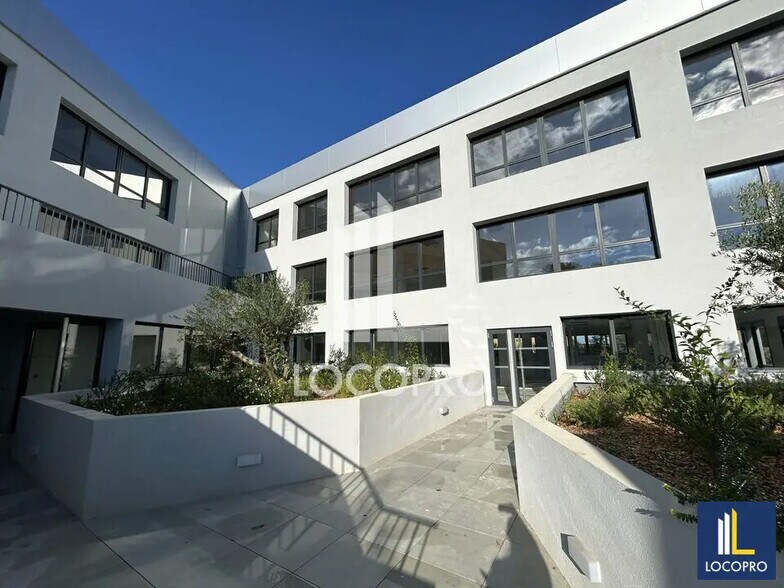 2881 Route Des Cretes, Valbonne à louer - Photo de l’immeuble – Image 1 sur 7