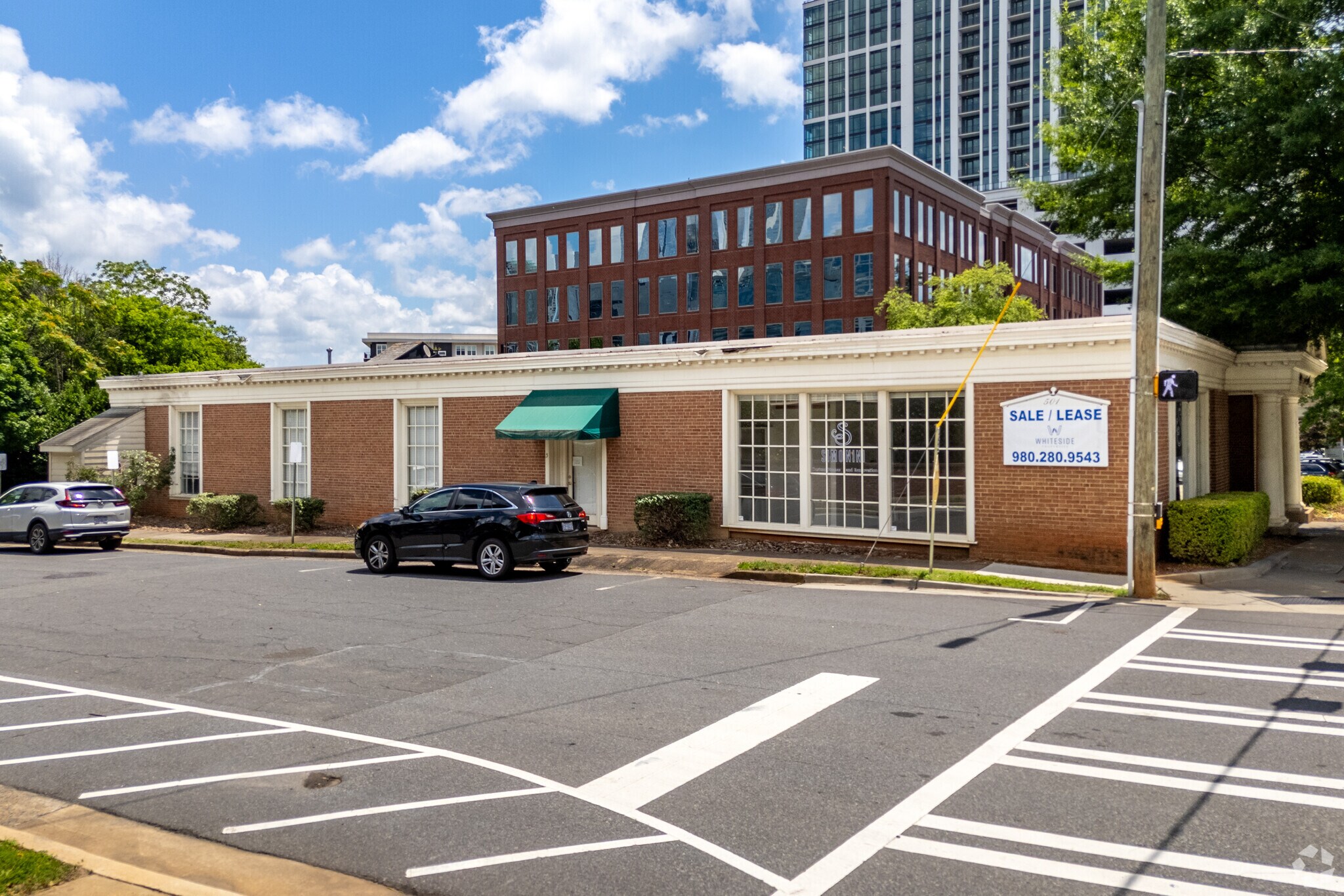 501 E Morehead St, Charlotte, NC à vendre Photo principale– Image 1 sur 8