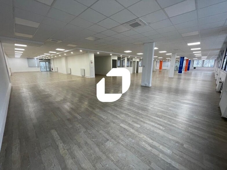 Bureau dans Issy-les-Moulineaux à louer - Photo intérieure – Image 2 sur 28