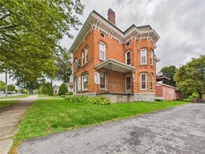 40 E Genesee St, Auburn, NY à louer Photo intérieure– Image 1 sur 11
