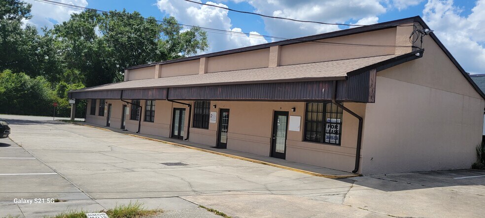 517 Deltona Blvd, Deltona, FL à louer - Photo de l’immeuble – Image 2 sur 18
