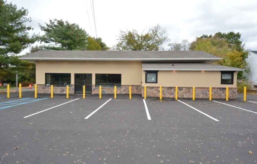 24 Broad St, Three Bridges, NJ à vendre - Photo de l’immeuble – Image 2 sur 6