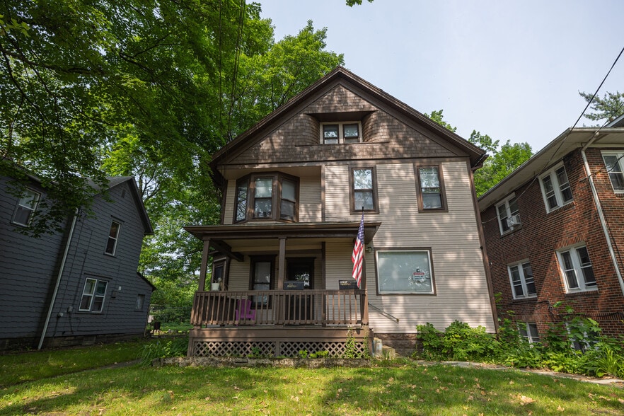 598 Blaine Ave, Akron, OH à vendre - Photo de l’immeuble – Image 3 sur 67