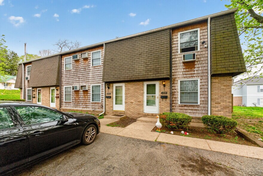 712 W Light St, Urbana, OH à vendre - Photo de l’immeuble – Image 3 sur 7