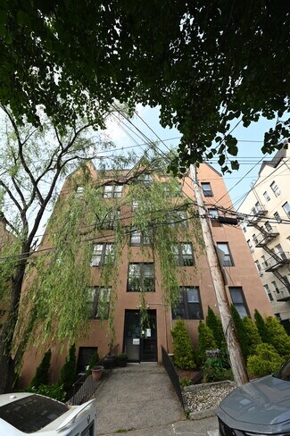 Plus de détails pour 37 Avon Pl, Staten Island, NY - Logement à vendre