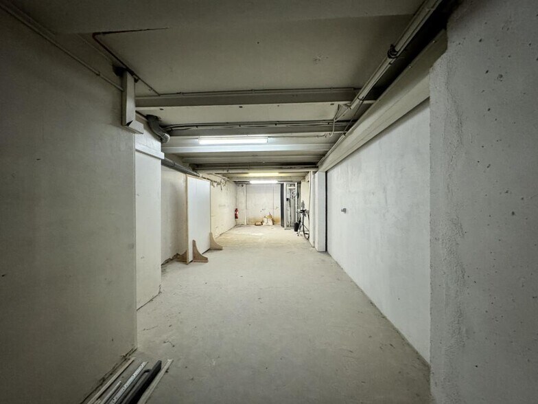 Local d'activités dans Montreuil à vendre - Photo de l’immeuble – Image 2 sur 17