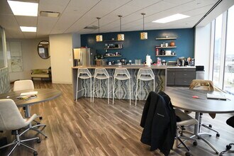 1 Mid America Plz, Oakbrook Terrace, IL à louer Photo intérieure– Image 2 sur 7