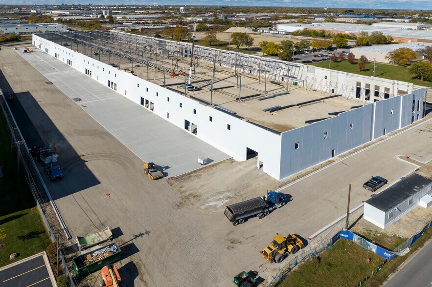 555 Howard Ave, Des Plaines, IL à louer - Photo principale – Image 1 sur 2