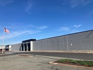 Plus de détails pour 701-755 S West End Blvd, Quakertown, PA - Industriel/Logistique à louer