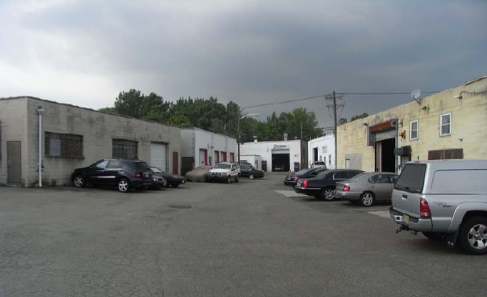 176 Saddle River Ave, South Hackensack, NJ à louer - Photo principale – Image 1 sur 2