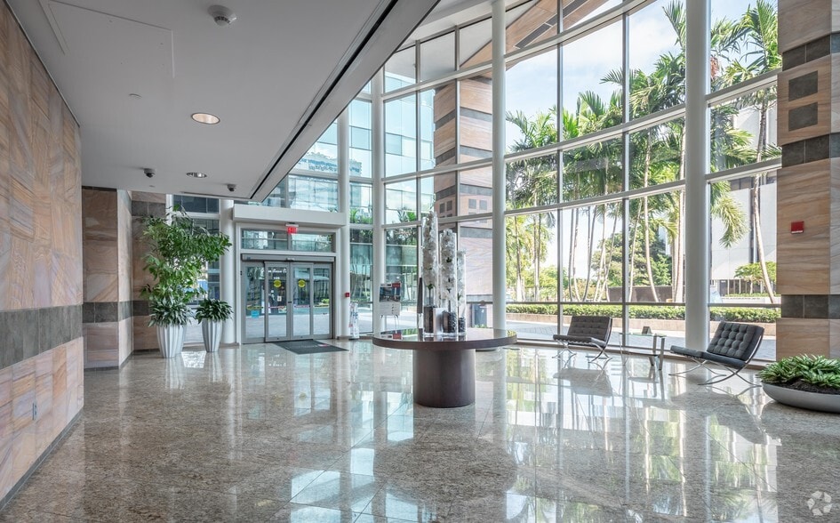 1 E Broward Blvd, Fort Lauderdale, FL à louer - Hall d’entrée – Image 2 sur 14