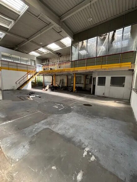 Industriel/Logistique dans Saint-Priest à louer - Photo de l’immeuble – Image 2 sur 9