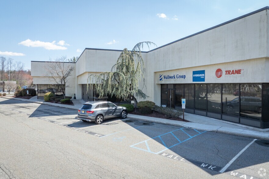 300 Route 17, Mahwah, NJ à louer - Photo de l’immeuble – Image 2 sur 5