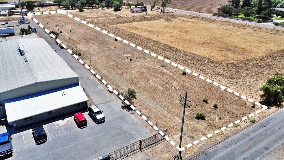 446 Tyler Rd, Merced, CA à vendre - Photo de l’immeuble – Image 3 sur 9